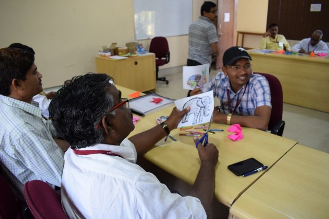 जानवर अपना रूप लेते हुए.